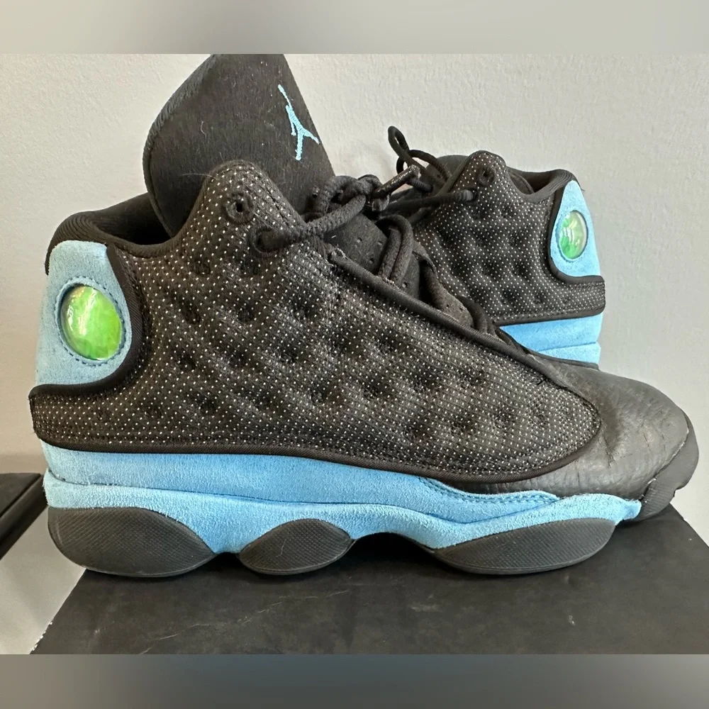Jordan 13 Retro Black University Blue (GS) – Used – Size 7Y/W 8.5   884129-041